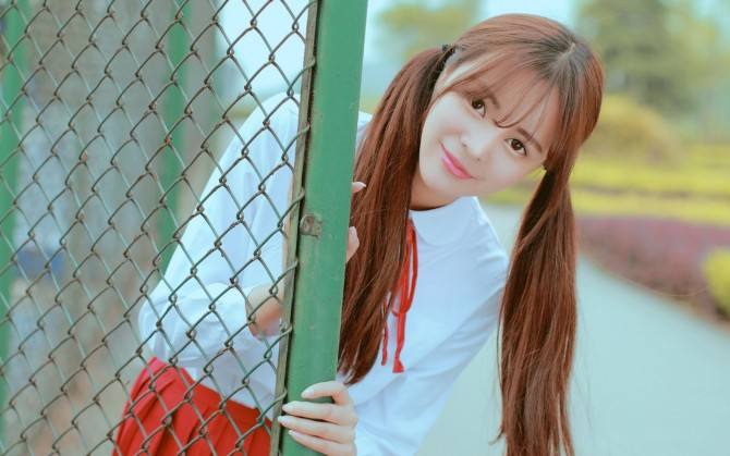 怎么在一周内自然的和女生牵手第1张